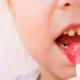 Почему ребенку нельзя давать сладкое: отвечает врач